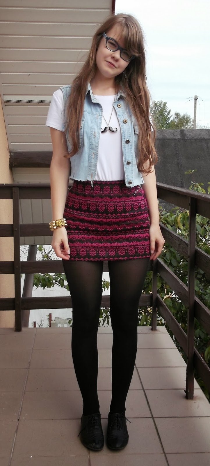 Auburn Teen Girl wearing Black Opaque Pantyhose and Black and Pink Miniskirt